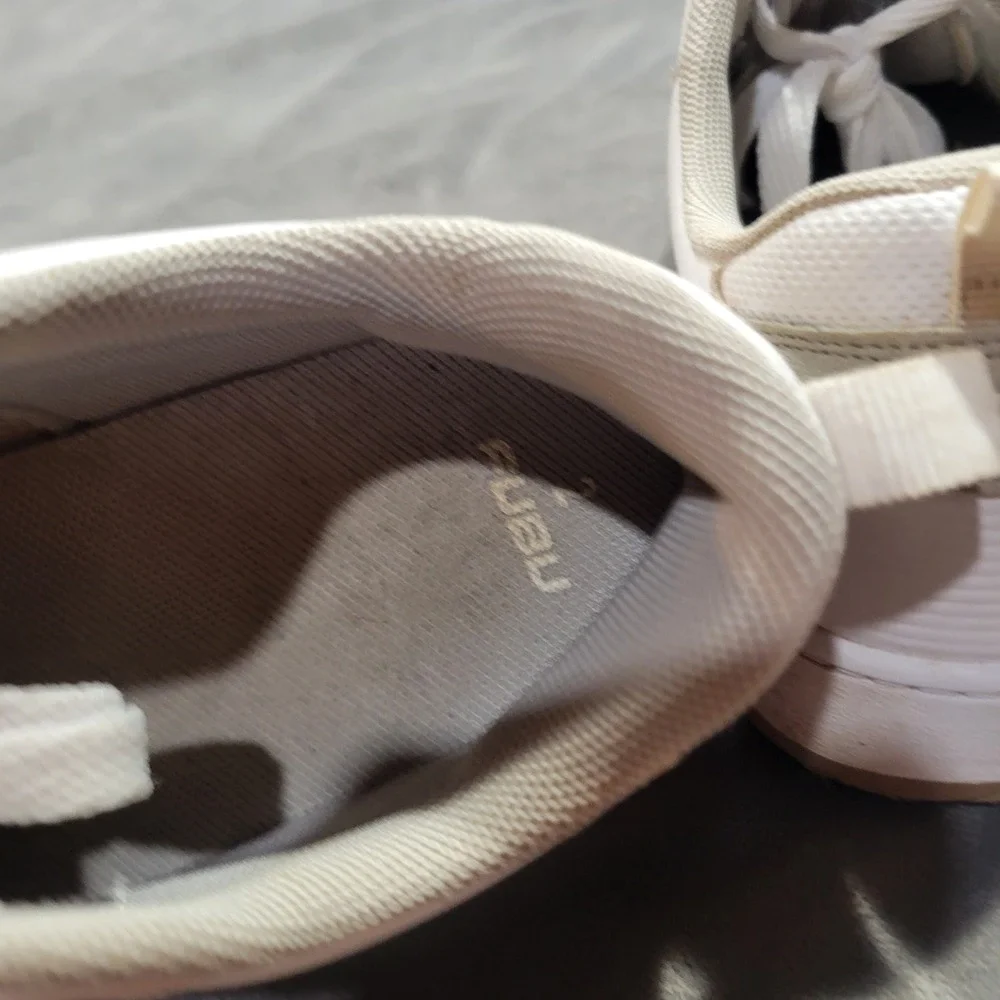 FUBU Mens White Gray Low Top Sneakers Shoes BYFB23SC00‎ Size 2 USA